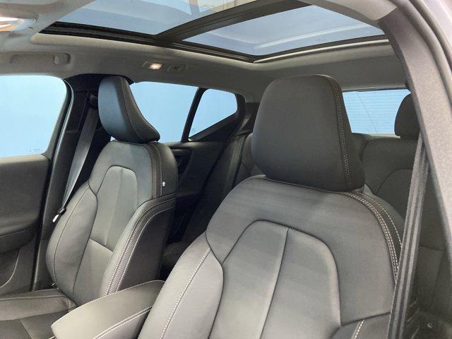 new 2026 Volvo XC40 car