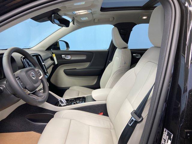 new 2025 Volvo XC40 car, priced at $47,085