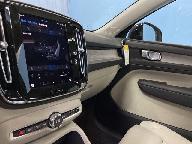 new 2025 Volvo XC40 car, priced at $47,085