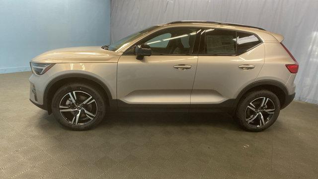 new 2024 Volvo XC40 car, priced at $40,775
