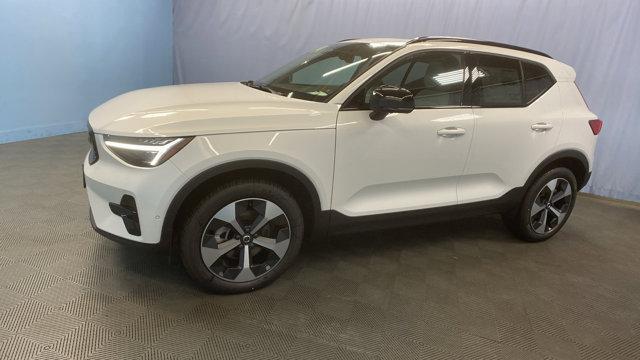 new 2025 Volvo XC40 car, priced at $45,315