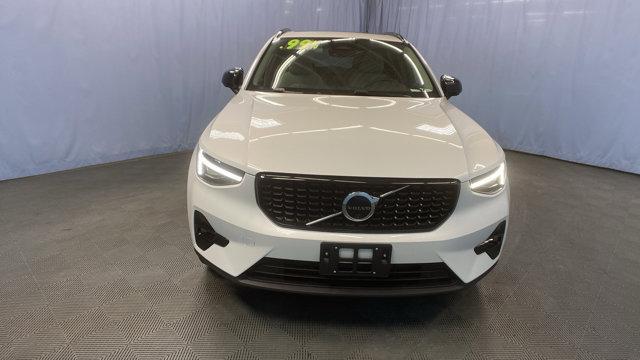 new 2025 Volvo XC40 car, priced at $45,315