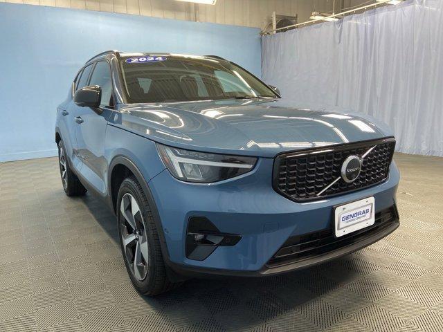 used 2024 Volvo XC40 car, priced at $36,716