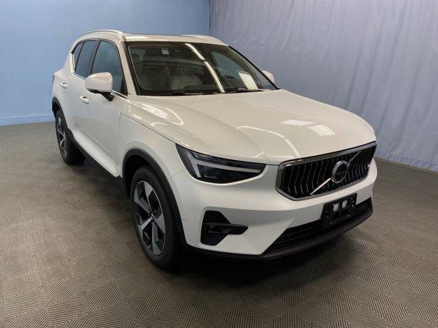 new 2025 Volvo XC40 car, priced at $46,815