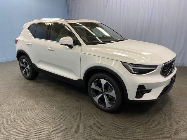 new 2025 Volvo XC40 car, priced at $46,815