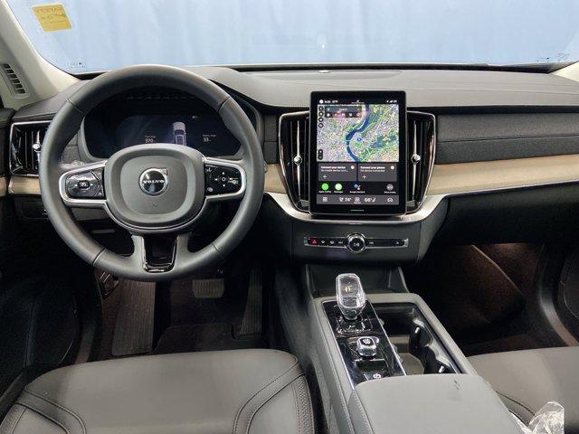 new 2025 Volvo XC90 Plug-In Hybrid car