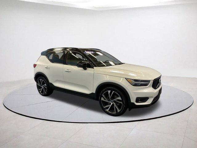 used 2022 Volvo XC40 car, priced at $28,900