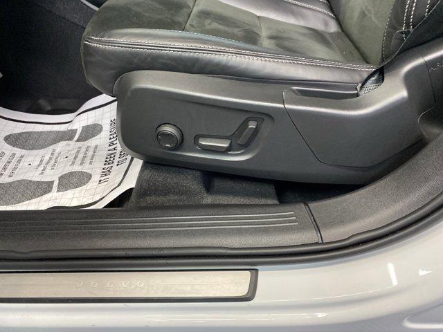 used 2022 Volvo XC40 car, priced at $28,900