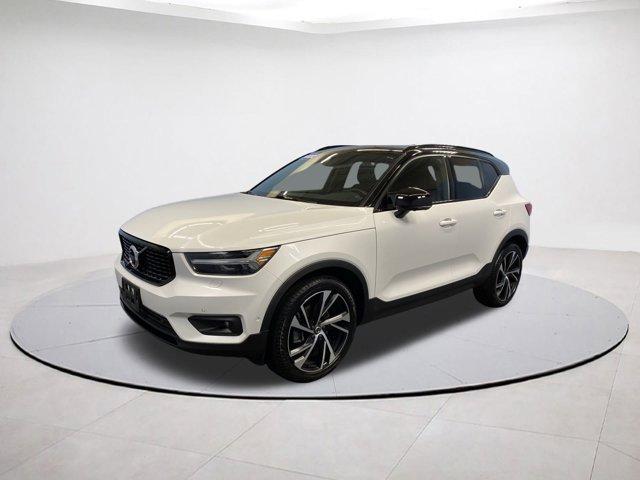 used 2022 Volvo XC40 car, priced at $28,900