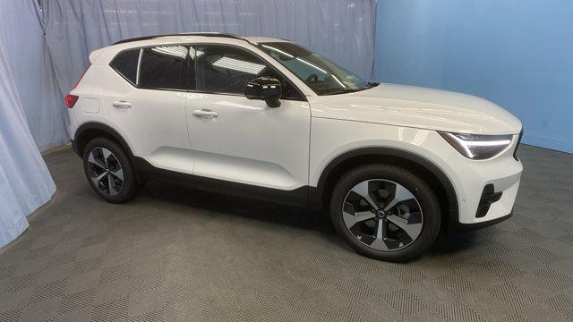 new 2025 Volvo XC40 car, priced at $45,315