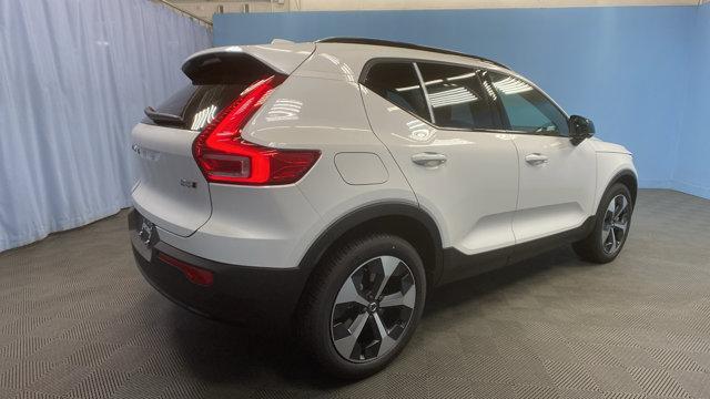 new 2025 Volvo XC40 car, priced at $45,315