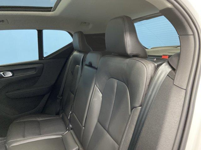 new 2025 Volvo XC40 car, priced at $46,035
