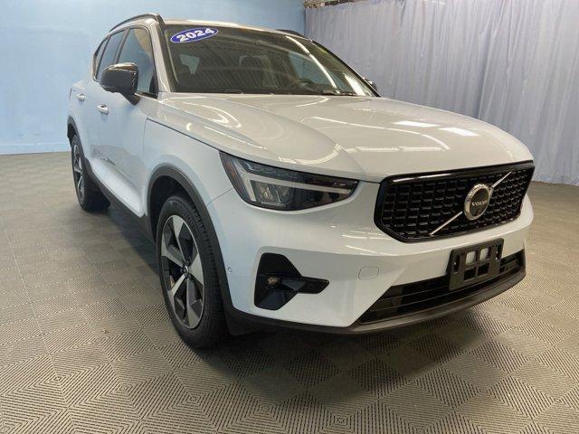 used 2024 Volvo XC40 car, priced at $34,521