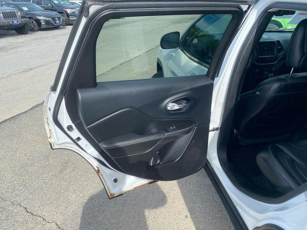 used 2015 Jeep Cherokee car, priced at $10,995