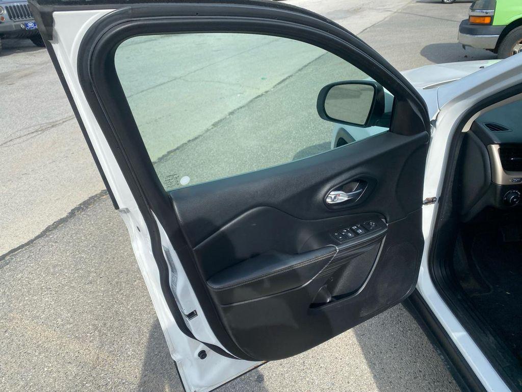 used 2015 Jeep Cherokee car, priced at $10,995