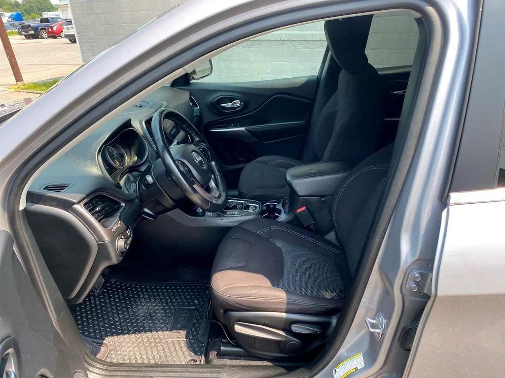 used 2019 Jeep Cherokee car, priced at $12,995