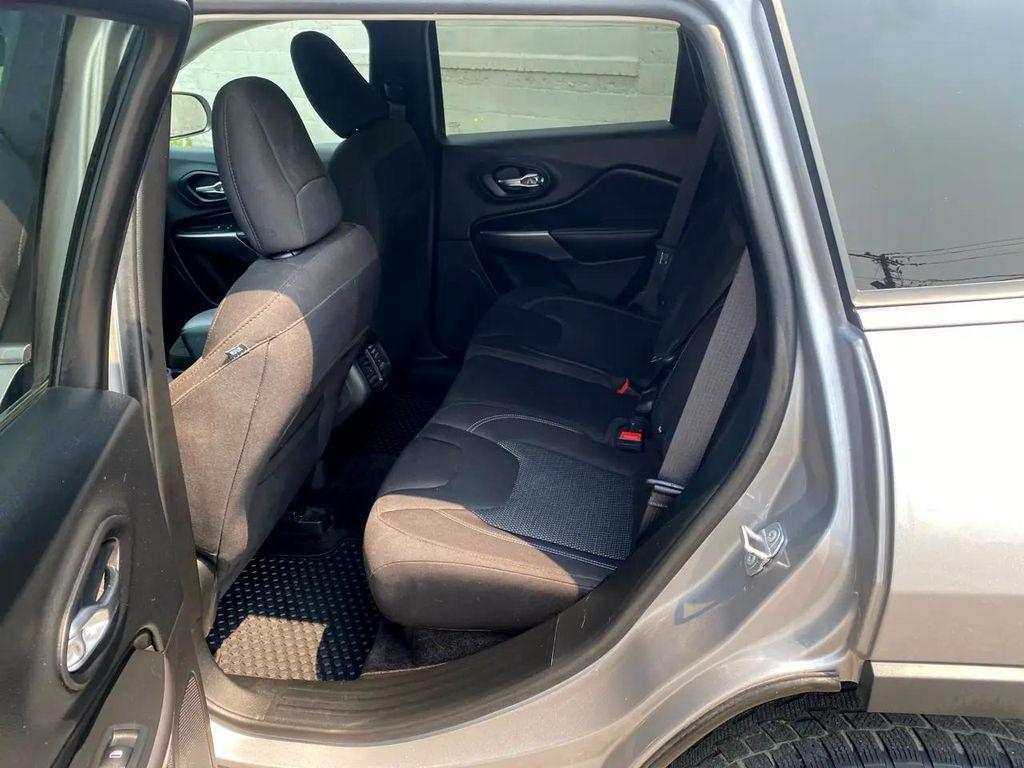 used 2019 Jeep Cherokee car, priced at $12,995