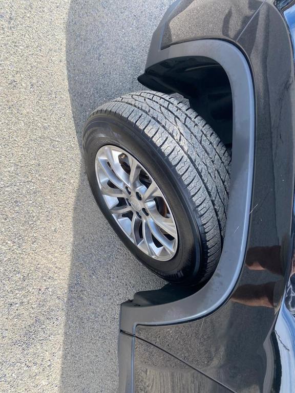 used 2019 Jeep Cherokee car, priced at $13,995