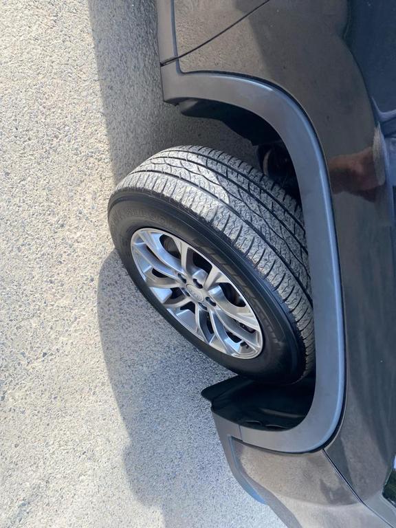 used 2019 Jeep Cherokee car, priced at $13,995