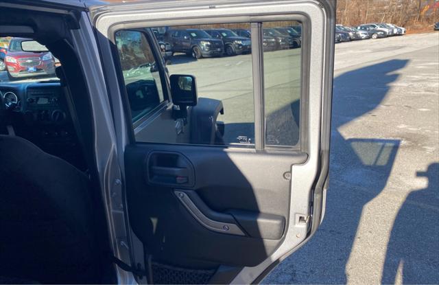 used 2015 Jeep Wrangler Unlimited car, priced at $15,995