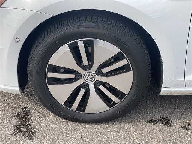 used 2016 Volkswagen e-Golf car, priced at $11,173