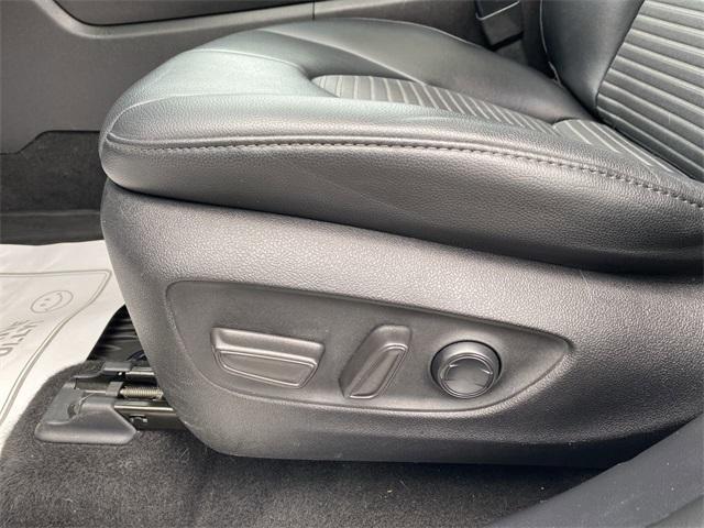used 2021 Toyota Highlander car, priced at $33,622
