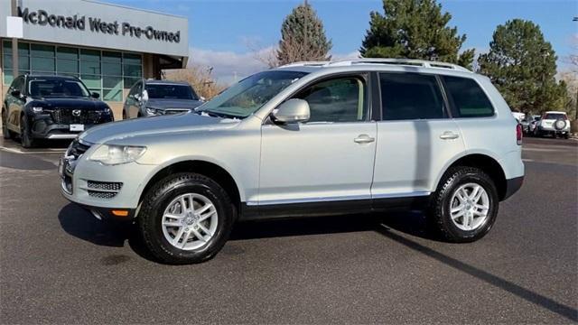 used 2009 Volkswagen Touareg 2 car, priced at $6,998