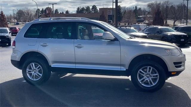 used 2009 Volkswagen Touareg 2 car, priced at $6,998