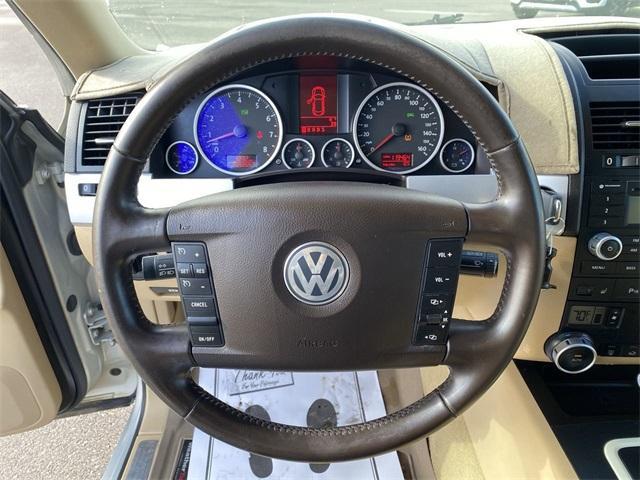 used 2009 Volkswagen Touareg 2 car, priced at $6,998
