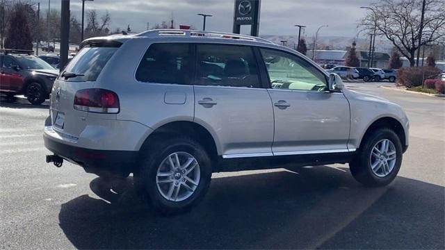 used 2009 Volkswagen Touareg 2 car, priced at $6,998