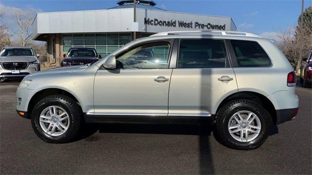 used 2009 Volkswagen Touareg 2 car, priced at $6,998