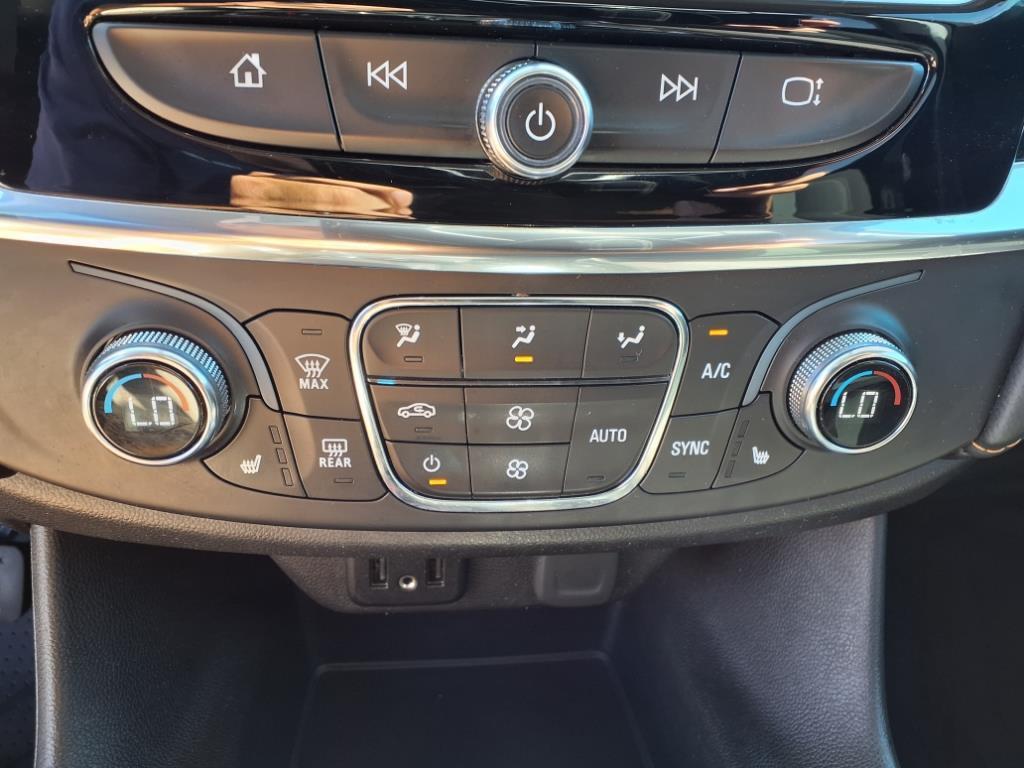 used 2021 Chevrolet Traverse car, priced at $24,995