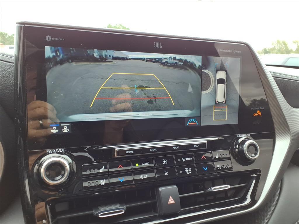 used 2022 Toyota Highlander car, priced at $40,971