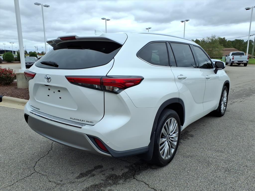 used 2022 Toyota Highlander car, priced at $40,971
