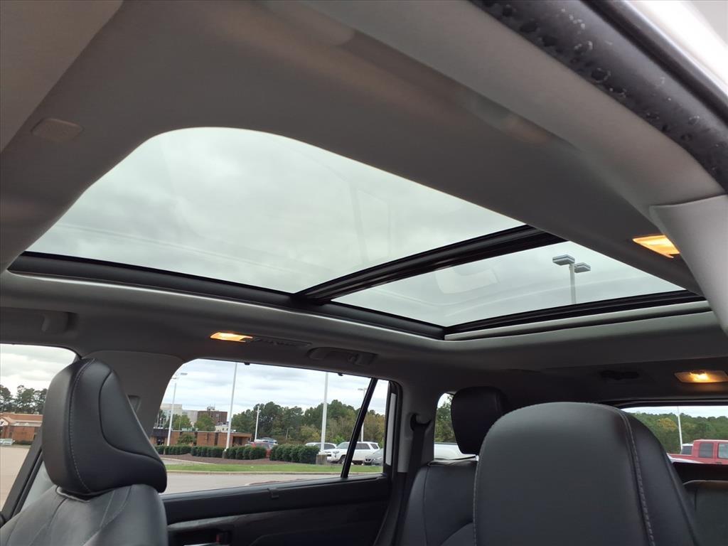 used 2022 Toyota Highlander car, priced at $40,971