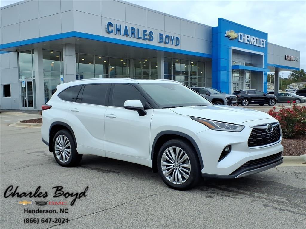 used 2022 Toyota Highlander car, priced at $40,971