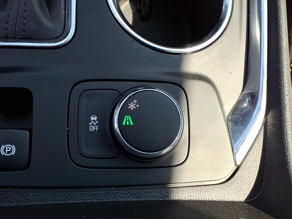 used 2021 Chevrolet Traverse car, priced at $26,595