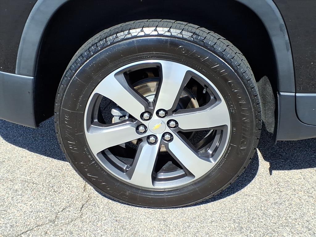 used 2021 Chevrolet Traverse car, priced at $26,595