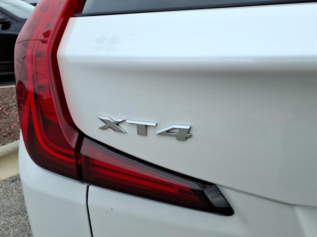 used 2020 Cadillac XT4 car, priced at $21,620