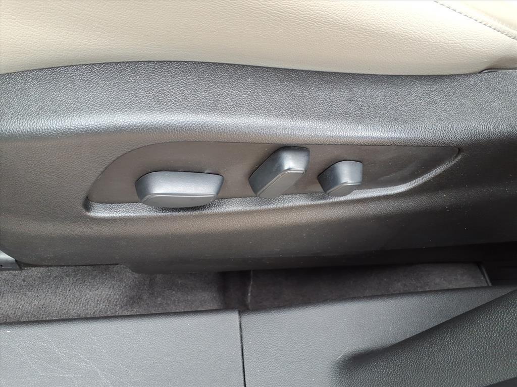 used 2020 Cadillac XT4 car, priced at $21,620