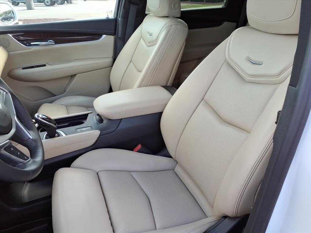 used 2017 Cadillac XT5 car, priced at $19,790