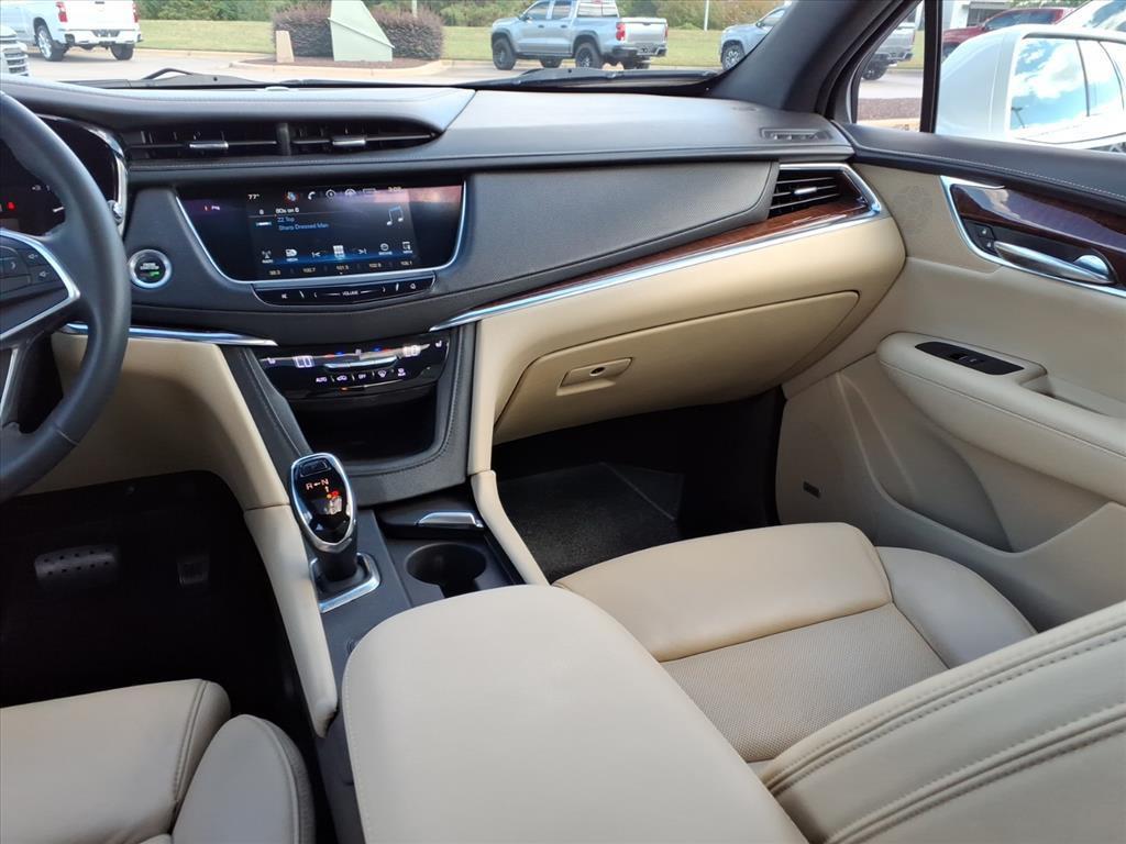 used 2017 Cadillac XT5 car, priced at $19,790