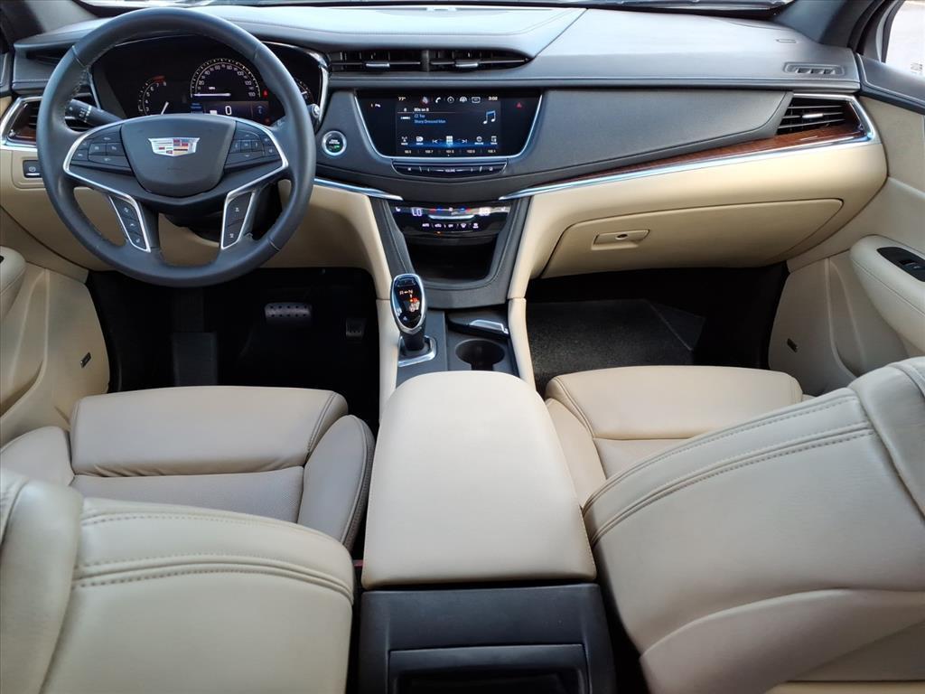 used 2017 Cadillac XT5 car, priced at $19,790