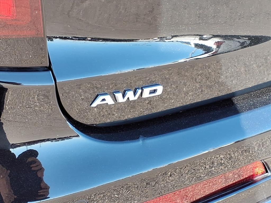 used 2022 Cadillac XT6 car, priced at $36,493