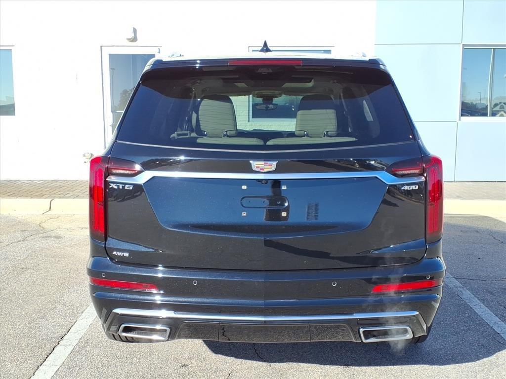 used 2022 Cadillac XT6 car, priced at $36,493