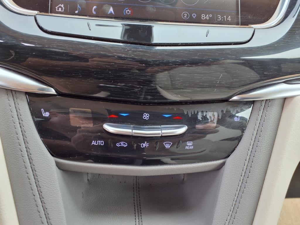 used 2022 Cadillac XT6 car, priced at $40,995