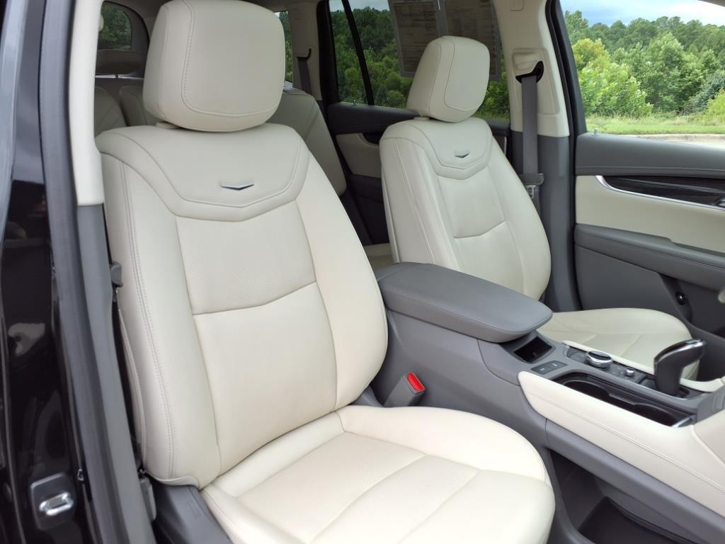 used 2022 Cadillac XT6 car, priced at $36,599