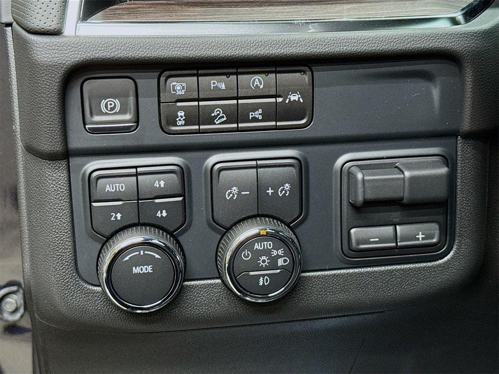 new 2025 Chevrolet Suburban car, priced at $86,855
