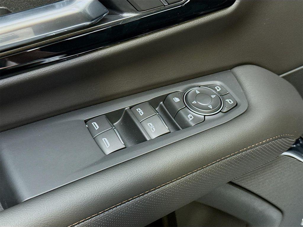 new 2025 Chevrolet Suburban car, priced at $95,625