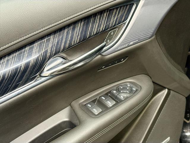 used 2024 Cadillac XT6 car, priced at $40,991